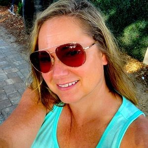 Meet your Posher, Carrie